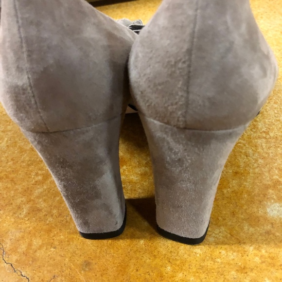 Taryn Rose Grey Suede Shoes 9M - Picture 3 of 4